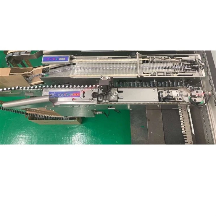 Axial tape feeder Axial tape feeder